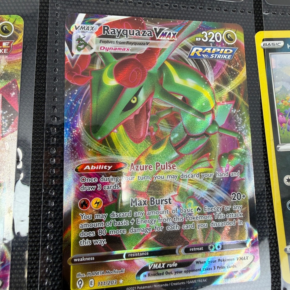 Pokemon Evolving Skies Rayquaza VMAX 111/203 Ultra Rare Holo Rapid Strike Card